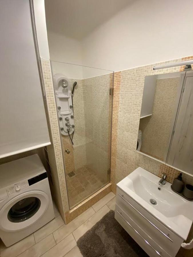 Chill Apartman Miskolc Esterno foto